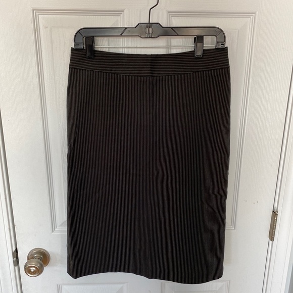 GAP Stretch Black pinstriped Pencil Skirt Size 6 - Picture 1 of 7